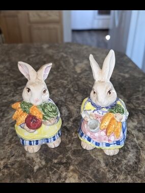 Hand-Painted Ceramic Bunny Figurine Pair in Yellow and Pink